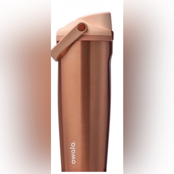 owala Other - Special Edition Holiday Owala 30oz
Please see pictures before purchase